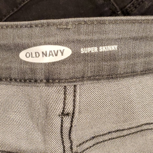 Old Navy Skinny Jeans - Picture 3 of 3